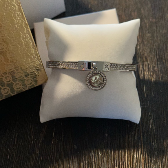 MK bracelet - Picture 4 of 14